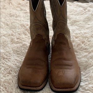 light brown ariat boots